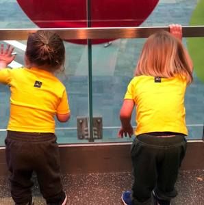 Meet your Posher, Sharona